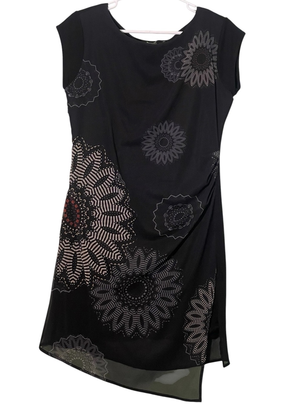 Disigual Asymmetric hemlines dress w/ mandala print. Size 40 (9.5-10 US) GUC - Picture 6 of 8